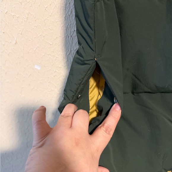 Everlane The Puffer Vest Size Small Re:Down Filled Forest Green - Picture 4 of 7